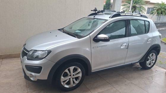 RENAULT SANDERO 1.6 STEPWAY 8V FLEX 4P AUTOMATIZADO RENAULT SANDERO 1.6 STEPWAY 8V FLEX 4P AUTOMATIZADO